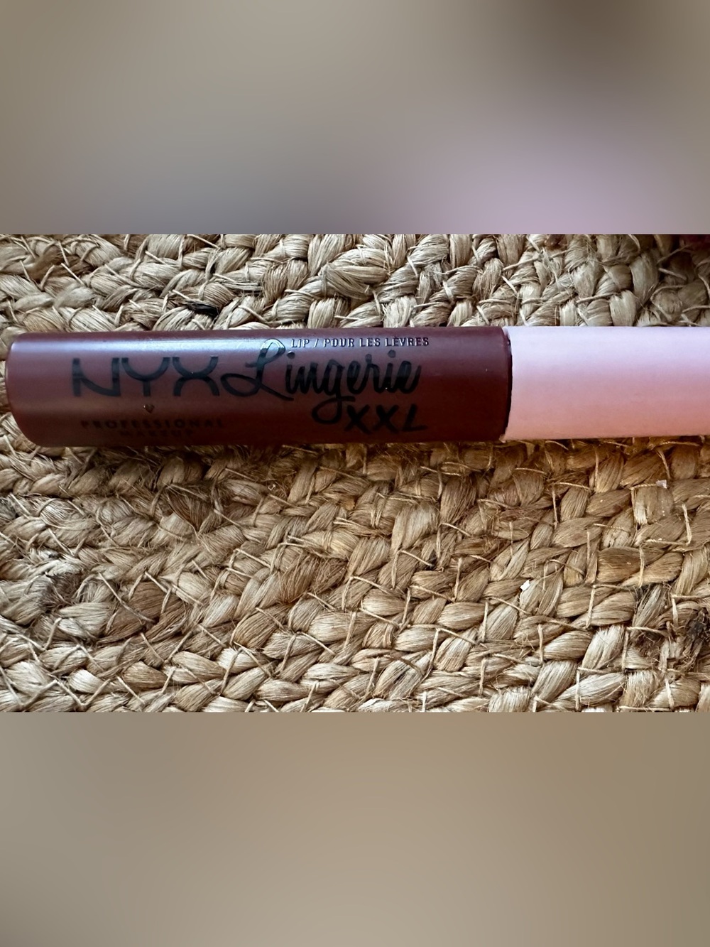 New Lingerie XXL Lip Color - Brown